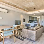 Luxury 2 Bedroom With Balcony