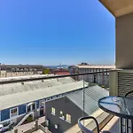 Luxury 2 Bedroom With Balcony